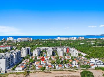 Casa a 3 minutos de la playa · Real Nuevo Vallarta, Recámara Planta Baja, Cerca de Playa, en Venta