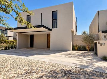 Casa de 3 habitaciones, Querétaro · Casa en Renta Ubicada en Fraccionamiento Lomas del Campanario Norte