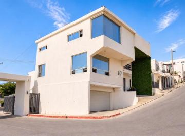 Casa de 4 habitaciones, Tijuana · Moderna y Elegante Propiedad en Privada 333
