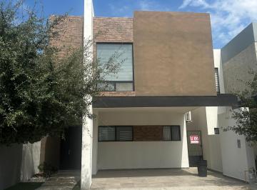 Fachada · Casa Alyssa Frente a Parque
