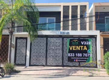 Casa · 251m² · 3 Recámaras · 4 Estacionamientos · Casa en Venta Col. Jardin 20 de Noviembre Cd. Madero