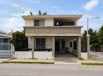 Casa · 295m² · 4 Recámaras · Casa en Venta Col. Ampliacion Unidad Nacional