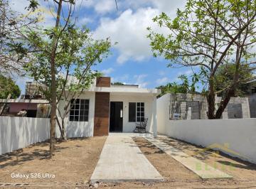 Casa · 74m² · 2 Recámaras · 2 Estacionamientos · Casas Den Venta en Moralillo Veracruz