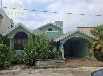 Casa · 302m² · 2 Recámaras · 2 Estacionamientos · Casa en Venta Frac. La Florida Tampico