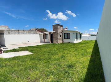 Casa · 120m² · 3 Recámaras · 4 Estacionamientos · Casa en Renta en Excelente Ubicación Sobre Esquina, Tequisquiapan, Hda. Grande Sup. 458 m²
