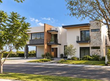 Casa de 4 habitaciones, Querétaro · El Campanario, Casa con Alberca, Gran Jardin y Elevador