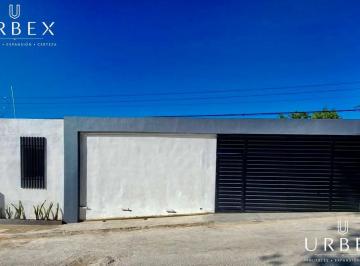 Casa · 255m² · 4 Recámaras · 2 Estacionamientos · ¡Casa en Venta en Colonia Tepeyac, Campeche!