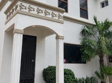 Casa · Casa en Loma Linda