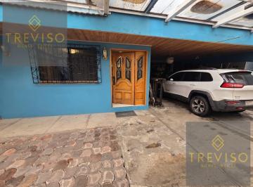 Casa · 240m² · 3 Recámaras · 2 Estacionamientos · Casa en Venta en Toluca