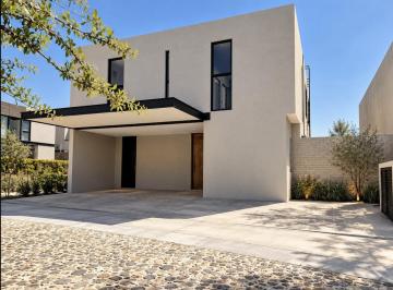 Casa de 3 habitaciones, Querétaro · Estrena Casa en Renta en Lomas del Campanario Norte