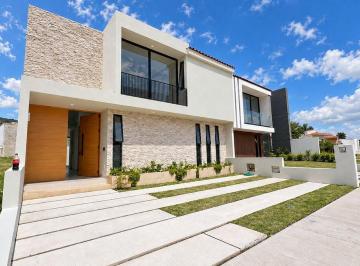 f77161b0f722a88ab183f3dba5c315fad64bbf322a3c34bad32431d66547bf06 · Casa en Venta en Bosques Santa Anita