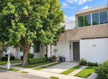 f2d8c0b4121a163a017e5a61c509a72804cafba1a2732899577de38cefdb0499 · Casa en Venta Frente Al Tec de Monterrey en El Real 1