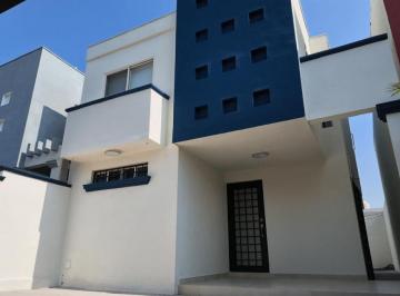 Casa de 3 habitaciones, Monterrey · Casa en Renta en Puerta de Hierro, Monterrey