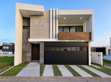 Casa · 277m² · 5 Recámaras · 2 Estacionamientos · Casa en Venta | Punta Tiburón