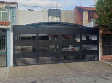 Casa de 3 habitaciones, Guadalajara · Casa en Venta en Jardines de La Cruz en Guadalajara, Jalisco