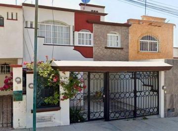 Casa de 2 habitaciones, San Juan del Río · Casa de Remate con Entrega en Solo 3 Meses en San Juean del Rio, Fracc El Capricho Admg