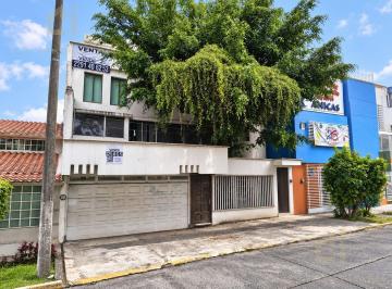 Casa · 720m² · 7 Recámaras · 5 Estacionamientos · Propiedad de 4 Niveles Sobre Av Principal | 720 m² de Construcción | Gran Potencial de Inversió