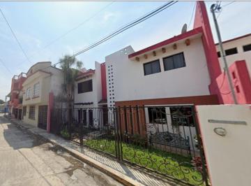 Casa de 4 habitaciones, Comalcalco · Casa de 200 m² con 4 Recámaras en Venta en Comalcalco Centro