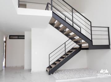Escaleras · Casa en Venta en Residencial El Molino, León Guanajuato