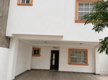 Fachada · Casa en Venta en Senderos | Torreón, Coah. ¡Lista Para Escriturar y Estrenar Hog