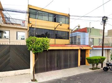 Casa de 4 habitaciones, Iztacalco · Casa de 175 m² con 4 Recámaras en Venta en Militar Marte