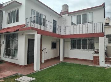Casa en condominio de 3 habitaciones, Cuernavaca · Casa en Condominio de 2 Casas