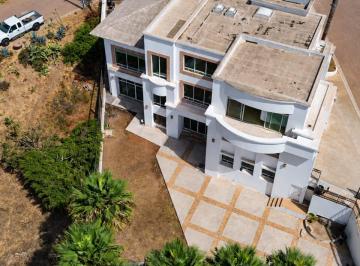 Casa · 935m² · 4 Recámaras · 4 Estacionamientos · Casa en Renta en Baja Malibu - (4)