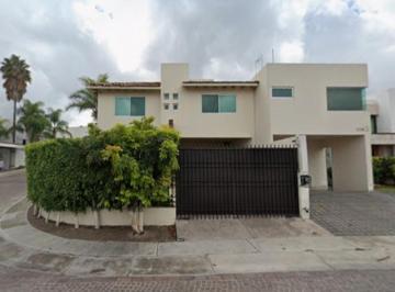 Casa de 6 habitaciones, Querétaro · Venta de Casa en Colonia Cumbres del Lago, Juriquilla, Querétaro.