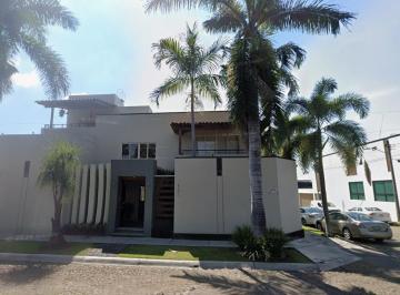 Casa de 5 habitaciones, Colima · Casa de 582 m² con 5 Recámaras en Venta en Residencial Santa Bárbara