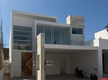 Casa en condominio de 4 habitaciones, Mazatlán · Casa en Altabrisa Residencial - Diseño, Amplitud y Alberca Privada en Una Residencia Excepcional