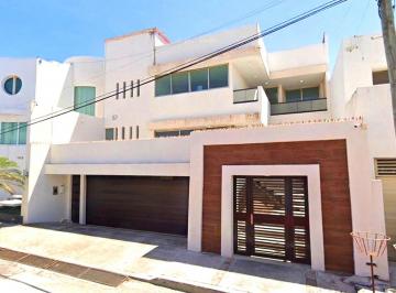 Casa de 5 habitaciones, Boca del Río · Casa de 290 m² con 5 Recámaras en Venta en Costa de Oro