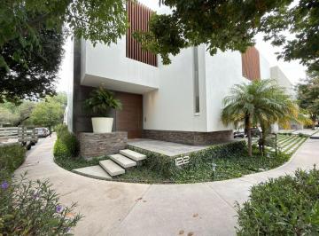 Casa en condominio · 620m² · 3 Recámaras · 3 Estacionamientos · Residencia en Venta Cond. Tierraverde (Hábitat Gran Clase)