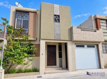 Casa de 3 habitaciones, Tijuana · ¡Casa en Renta Junto a Plaza Monarca!