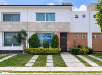 Casa · 120m² · 3 Recámaras · 2 Estacionamientos · Casa en Renta en San Juan del Rio Queretaro