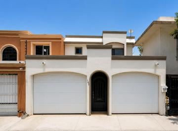 Casa de 3 habitaciones, Monterrey · Venta de Casa en La Colonia Contry, Monterrey, Nuevo Leon