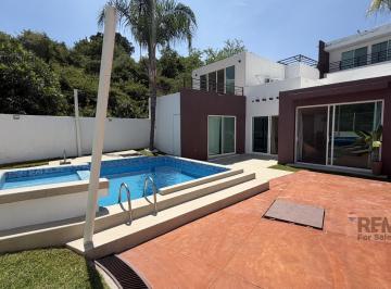 Casa · 115m² · 3 Recámaras · 2 Estacionamientos · Casa en Venta en Tequesquitengo, Moreos, Alberca, Jacuzzi y Vista Al Lago…clave 6424