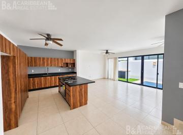 Casa · 4 Recámaras · 2 Estacionamientos · Casa en Renta en Residencial Rio, Cancún