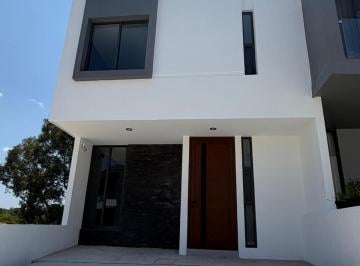Casa · 142m² · 2 Recámaras · 2 Estacionamientos · Casa en Venta en Cañadas del Bosque, Tres Marías, Morelia