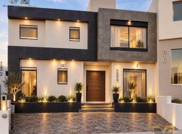 Casa · 200m² · 4 Recámaras · 2 Estacionamientos · Casa en Venta en Av Loma Alta Fraccionamiento Loma Alta