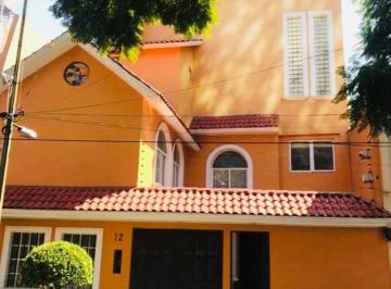 Casa · 746m² · 4 Recámaras · 5 Estacionamientos · Casa en Venta San José Insurgentes
