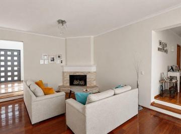 34fe629a750d789dcfc87b4c803880fb60f5f5e23c7e3621c1395e43c93ccffb · Casa Rodeada de Bosque a Solo 3 Minutos de Santa Fe