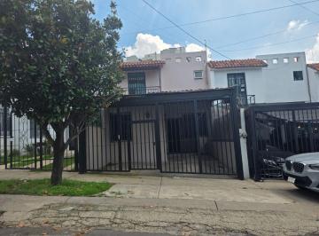 Casa de 3 habitaciones, San Pedro Tlaquepaque · Casa en Balcones de Santa Maria, Dentro de Periférico