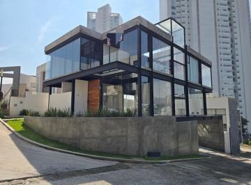 Casa · 550m² · 3 Recámaras · 6 Estacionamientos · Casa en Venta Bosque Real
