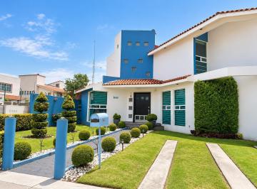 Casa en condominio · 238m² · 3 Recámaras · 6 Estacionamientos · Casa en Venta Ex Hacenda San Jose Toluca