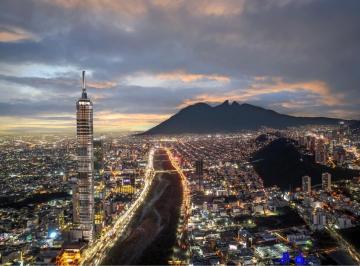 1 · Oficina en Renta en Torre Rise