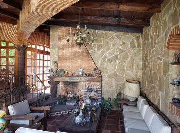 Casa de 3 habitaciones, Tequisquiapan · Casa Colonial con Poza en Fraccionamiento en Tequisquiapan