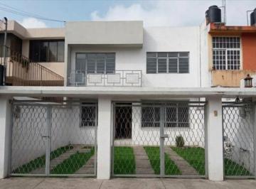 Casa · 200m² · 4 Recámaras · 2 Estacionamientos · Casa en Venta en Villa Quietud, Coyoacán - (4)