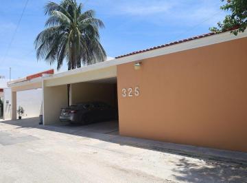 Casa de 3 habitaciones, Mérida · Casa en Venta en Cholul de Una Planta con Piscina y 3 Recámaras