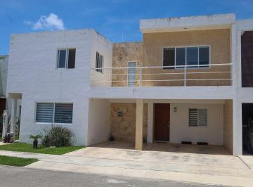 Casa de 3 habitaciones, Conkal · Casa en Venta en Bosques de Conkal con Piscina y 3 Recámaras