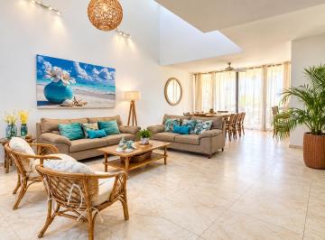 Casa de 3 habitaciones, Mérida · Casa Amueblada en Renta Al Norte de Mérida | 3 Recámaras | Alberca Privada | 10 Paneles Solares